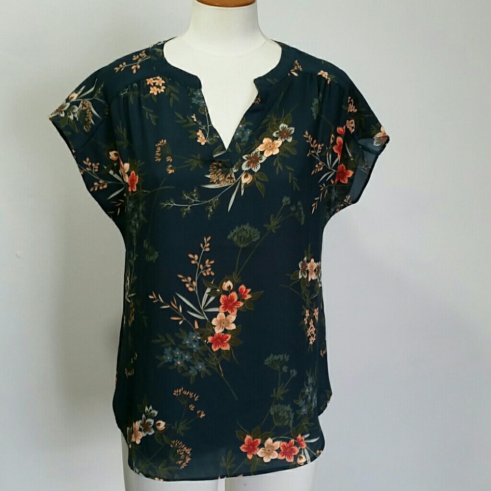 Banana Republic Factory v-neck blouse